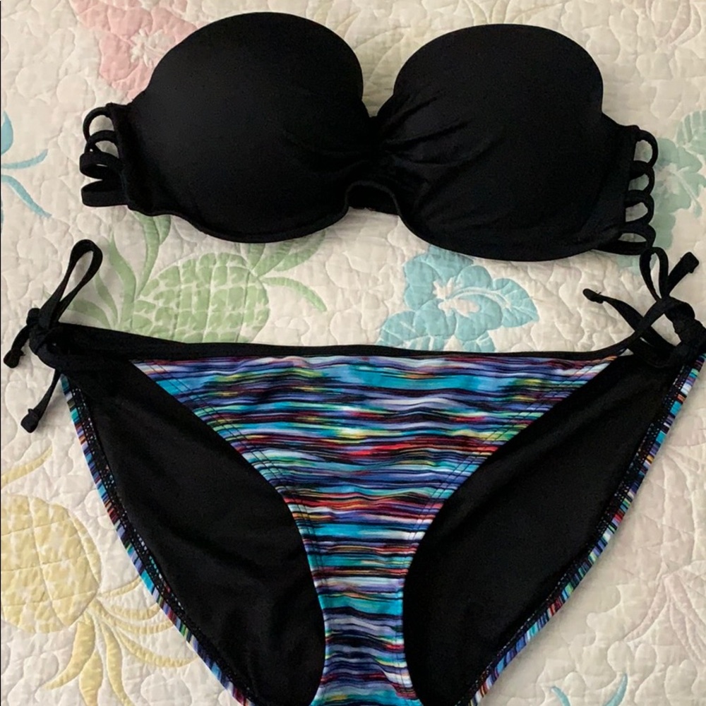 Multicolor bikini bottom,solid black strapless top